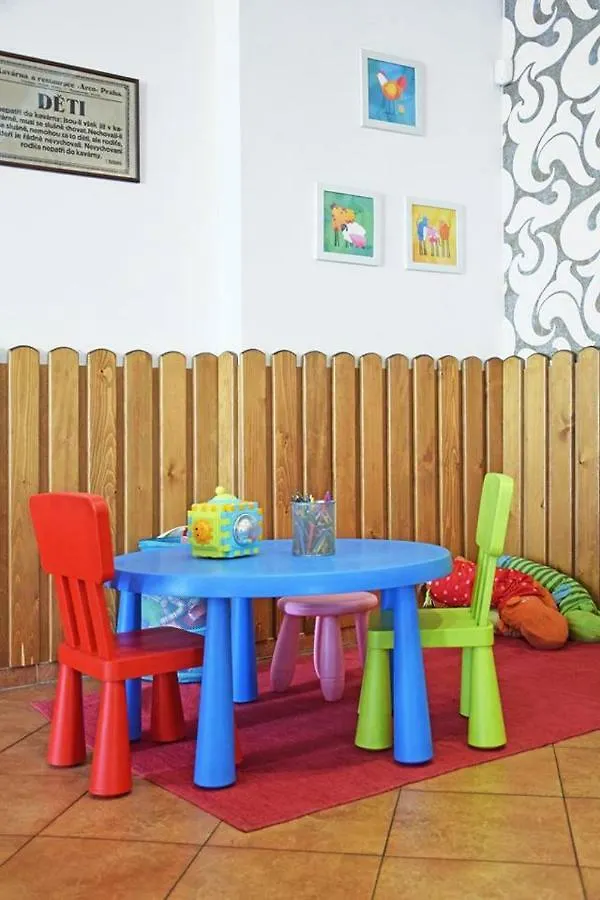 Penzion U Kostela Ujezd u Brna 0*,